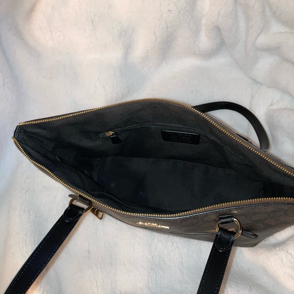 COPY - COACH Gallery Tote In Signature Canvas -FREE SHIPPING on this item today. - Picture 7 of 8